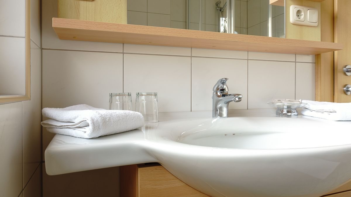 Sitzbereich im Zimmer – Doppel-/Einzelzimmer mit Balkon, Pension Wanderruh in Grünau im Almtal